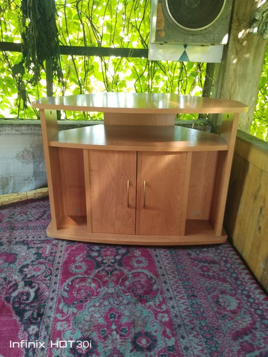 Тумба под телевизор 8000 т.