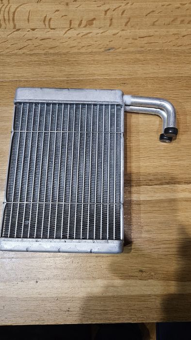 Радиатор за отоплението / топлообменник Land Rover Defender AAP817