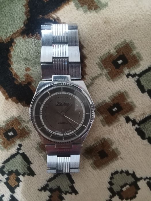 Продам часы подзолоточный