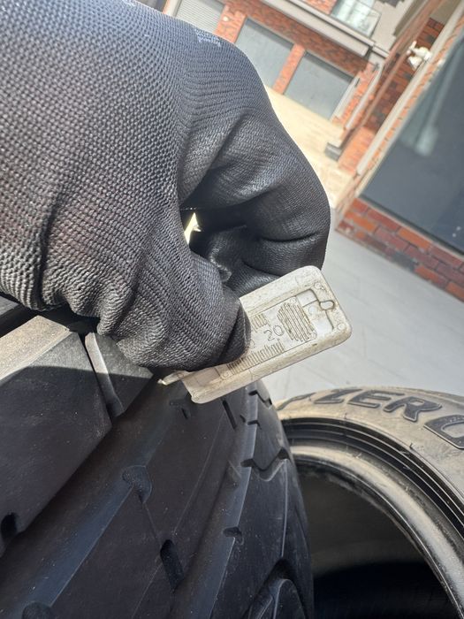 Пирели 255/40/19 дот 20 6мм