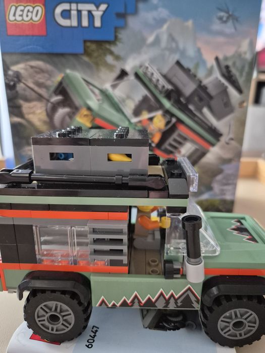 LEGO® City - Camioneta 4x4 off-road 60447, 221 piese