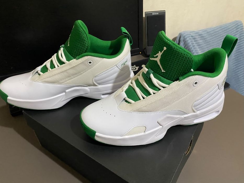 Nike JORDAN Aura Max 6