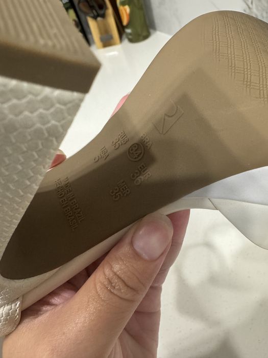 Туфли белые перламутровые