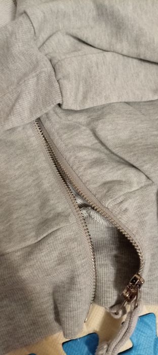 Продам новую кофту для девочек