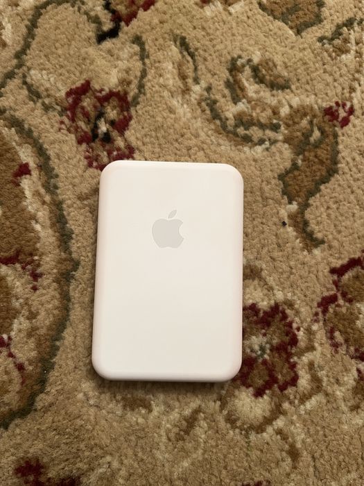 Apple Повер банк