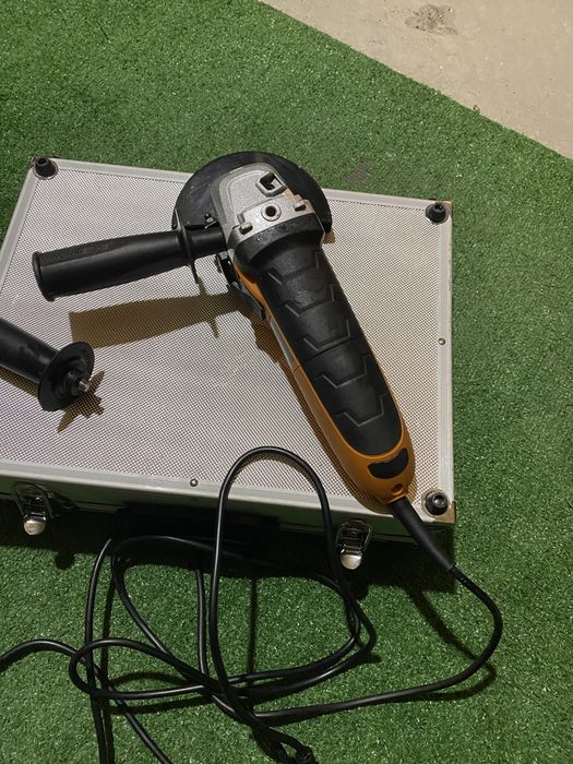 polizor unghiular model PMWS1100 cu o putere de 1100W