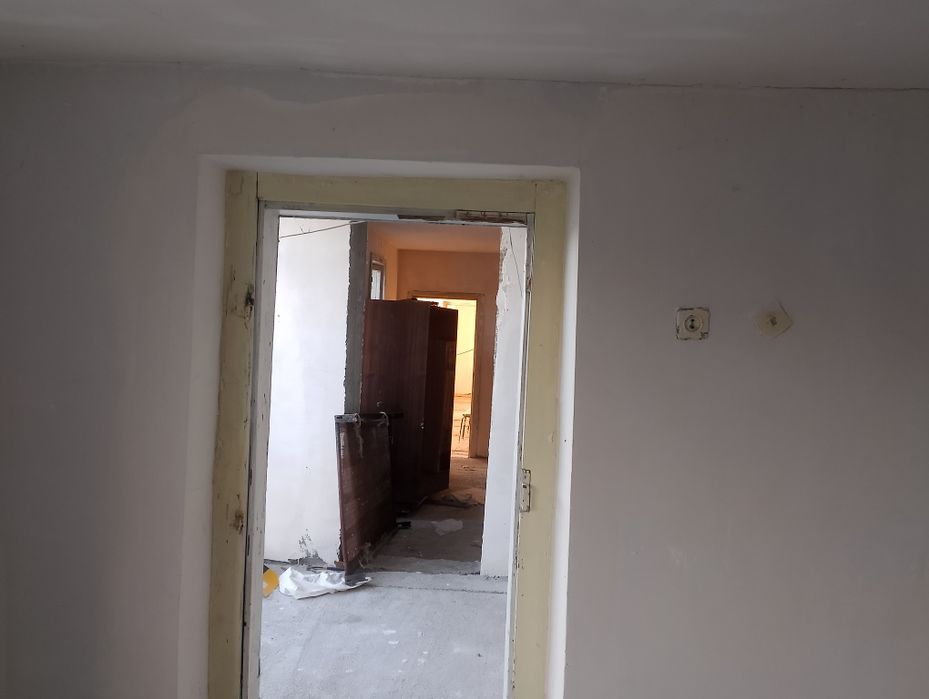 Продава се къща близо до центъра