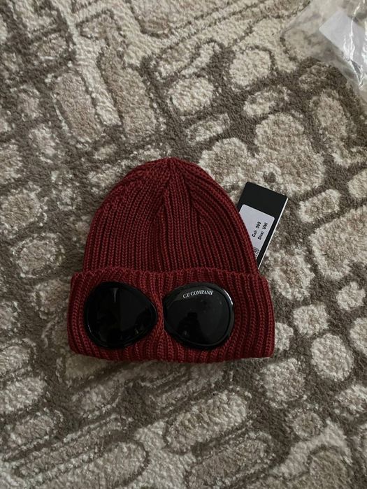 Продам ориг C.P.шапку.