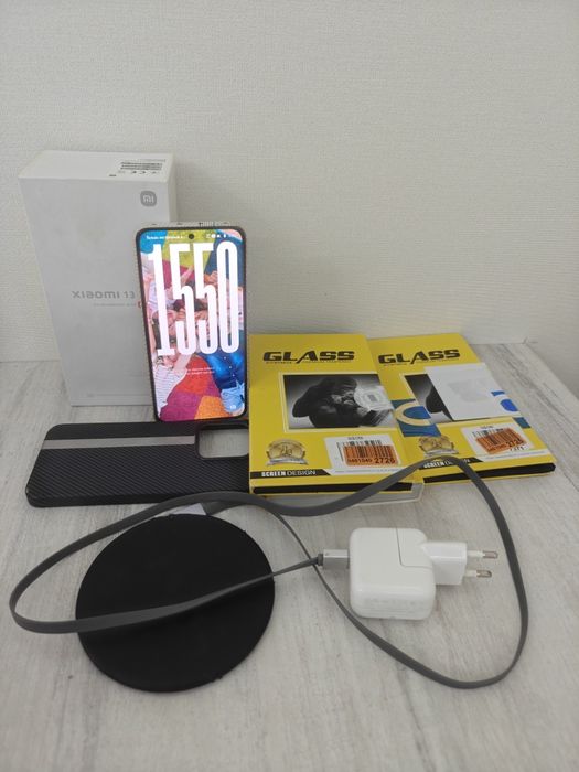 Xiaomi 13 8/256 Гб