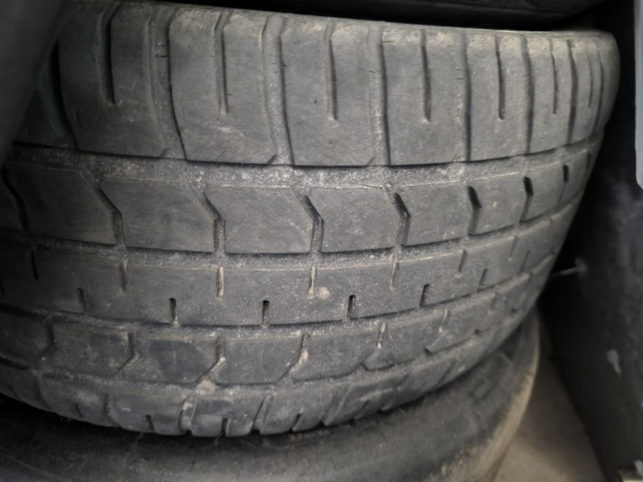 Сликове 16 190 600 17 610 225