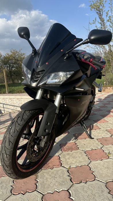 Motocicleta Yamaha yzf-r125