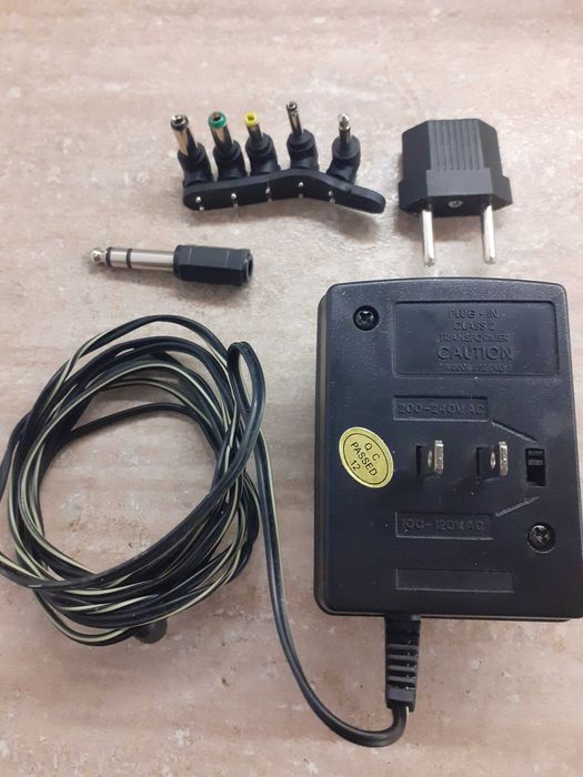 Адаптер 110-220 волта