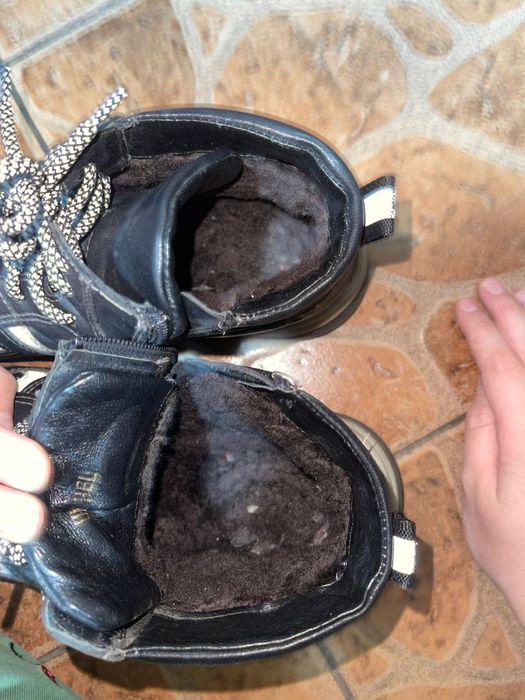 Продам зимние ботинки