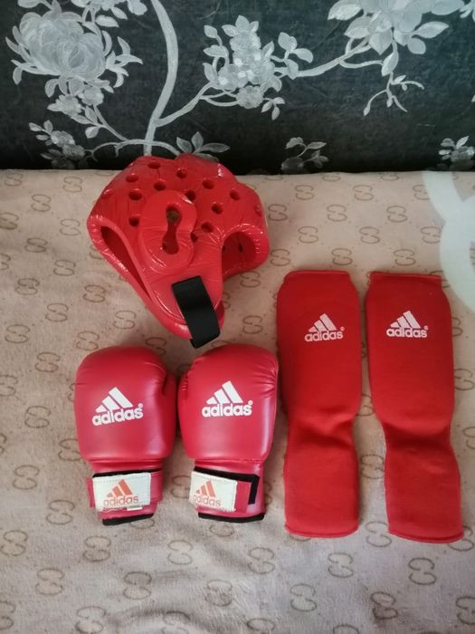 Продам набор и  кимано для теквондо