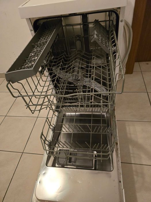 Съдомиялна BOSCH - с теч