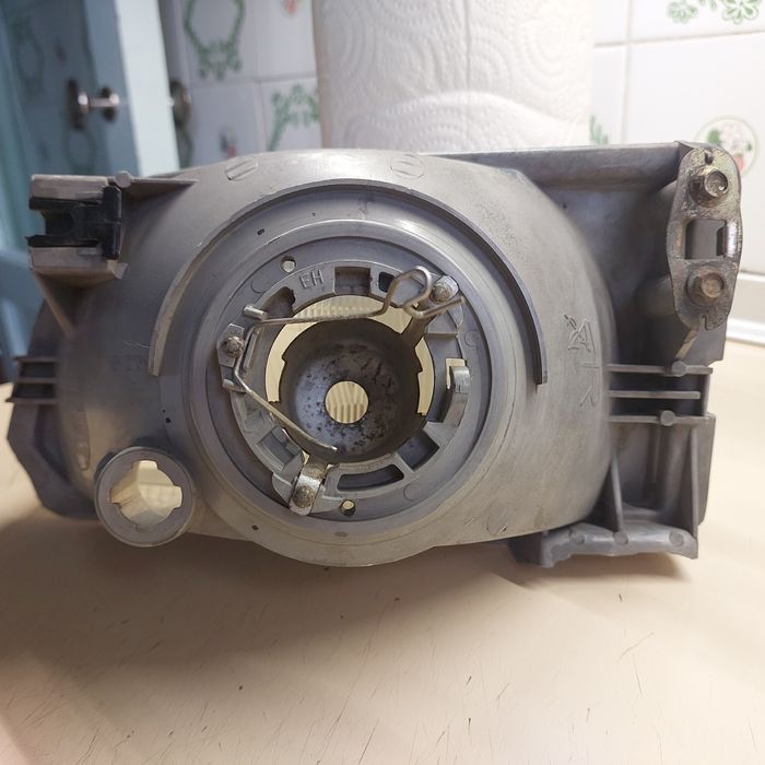 Продам фары на запчасти