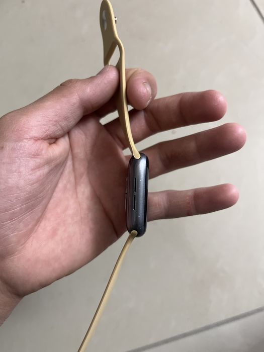 Apple Watch Series 5 44 мм, оригинал, АКБ 89%