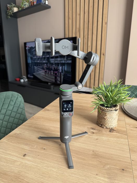 НОВ! - DJI Osmo Mobile 8P Creator combo