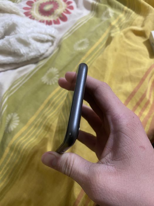 Продам Айофон 11