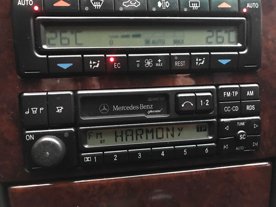 Vand sau schimb cu teren sau cu casa  la munte Ofer diferenta