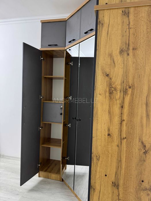 Угловой шкаф с антресолью