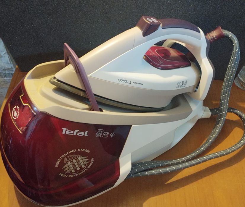 Statie calcat cu boiler Tefal