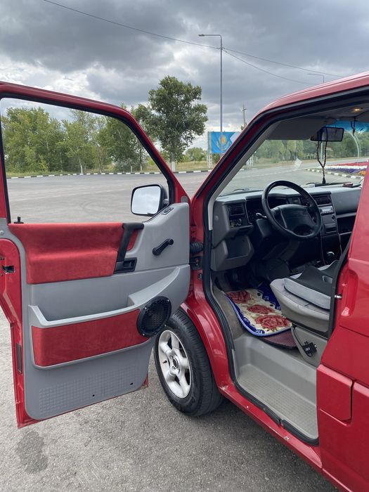Продам бус caravella 1997 год