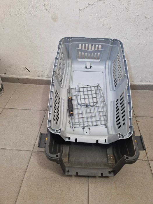 Транспортна кутия за куче