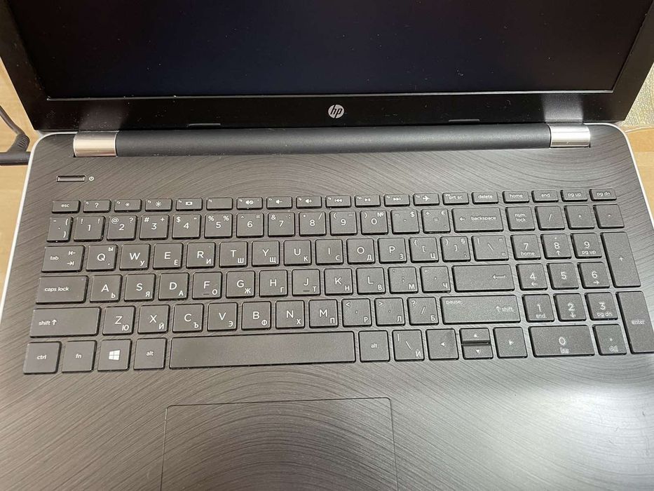 продавам лаптоп HP
