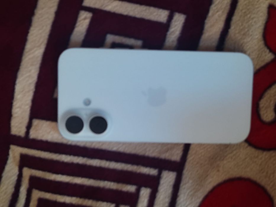 продам iphone 17