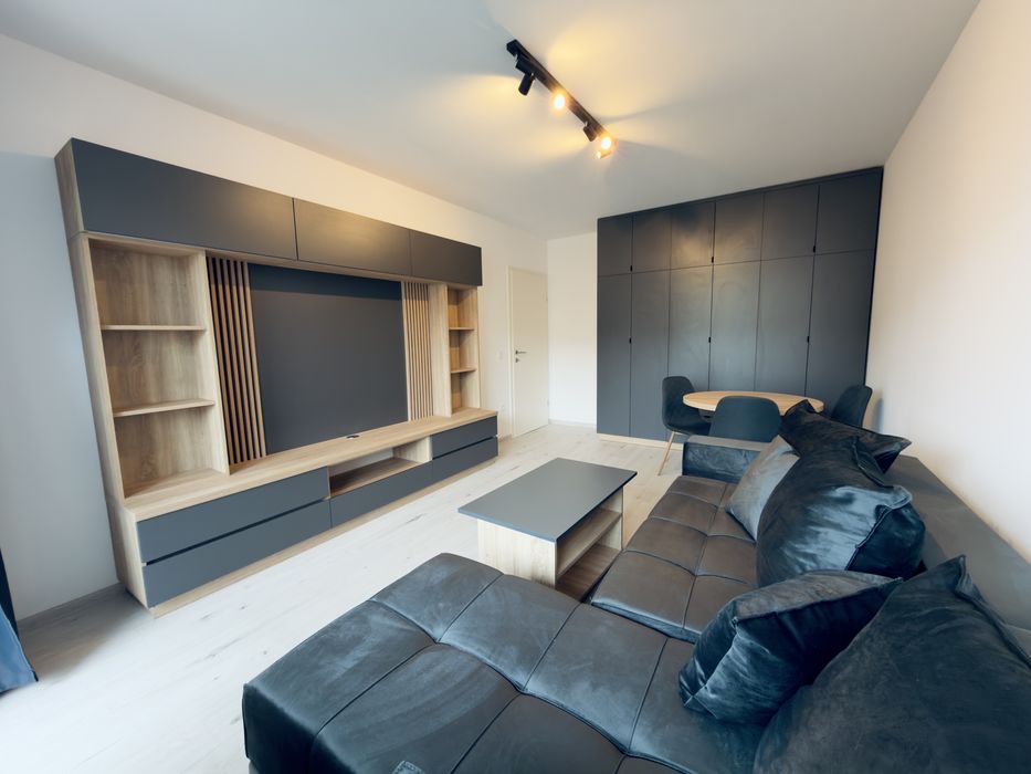 Apartament cu 2 camere de vanzare Tractorul nou in garantie cu parcare
