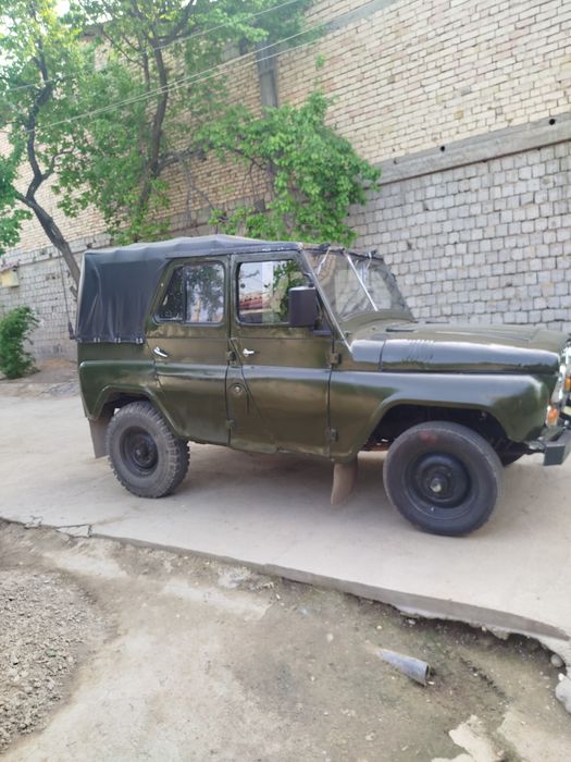 Uaz avto mashina sotiladi