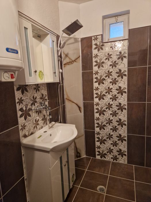 Дава се под наем Етаж от къща в Асеновград - 80 кв.м за 306 € - Снимка #5