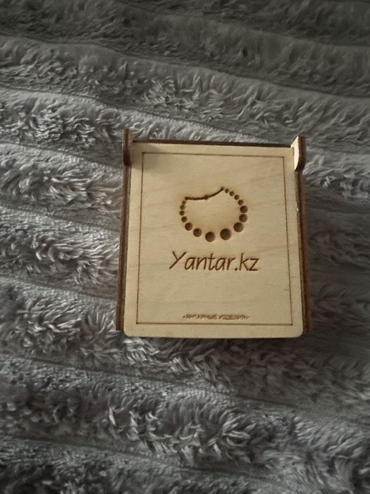 Продам янтарные бусы