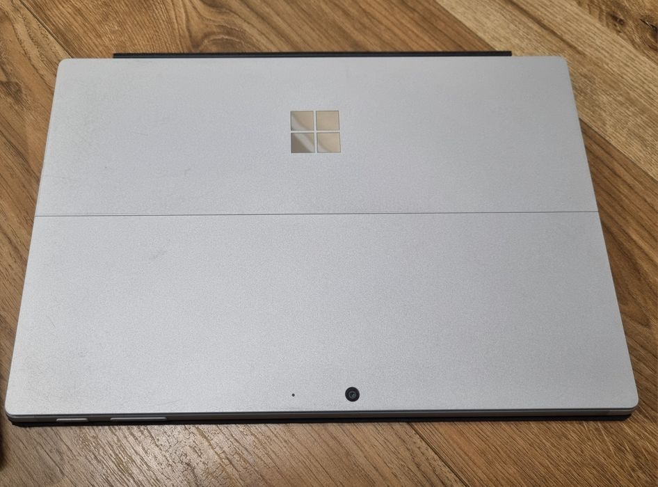 Microsoft Surface Pro 7 i5 1035G4, 8 GB RAM, 256 GB SSD