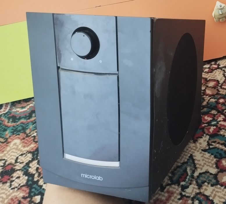 Компьютер сатылады. Касына колонкасымен