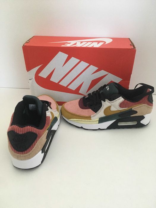 Кроссовки Nike мультиколор 36.5