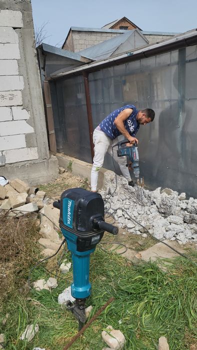 Inchiriez mai compactor /placi compactoare /picamare/scule