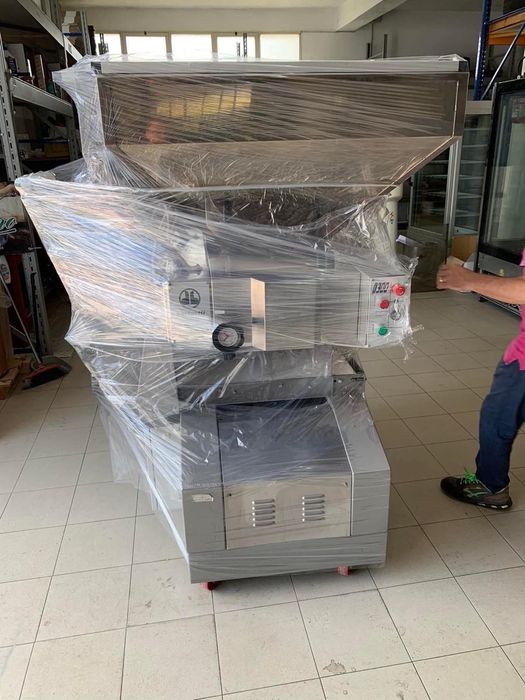 Тестоделител тегли по 2 топки тесто наведнъж