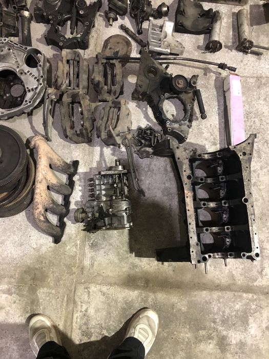 Запчасти (детали)  мерседес Т1 ( сапог)