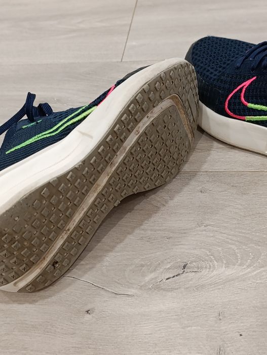Маратонки  Nike 37,5