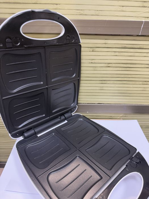 Сандвич преса Domo Family