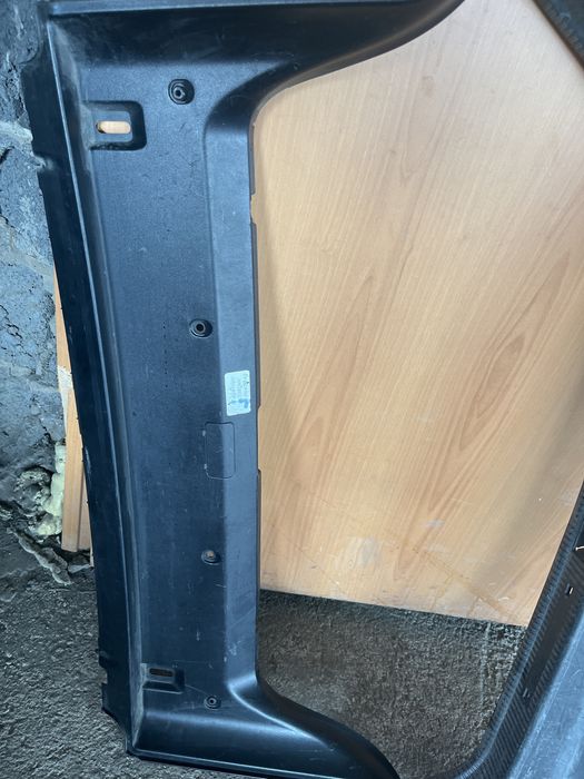 Накладка на багажник мерседес 202.