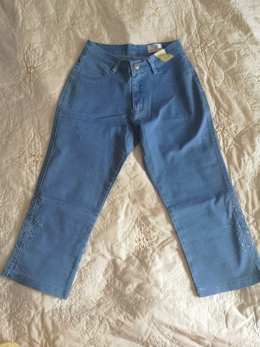 Pantaloni blugi 3/4 cu strasuri S M