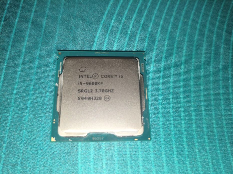 Процессор Intel i5-9600KF