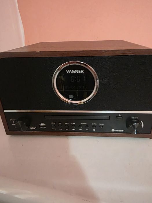Vând radio cu bluetooth,stick,mp3