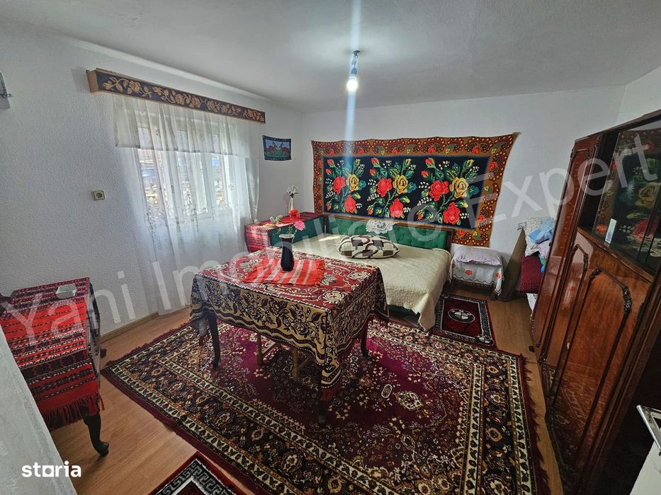 Casă de vânzare în comuna Corbeni, județ Argeș.