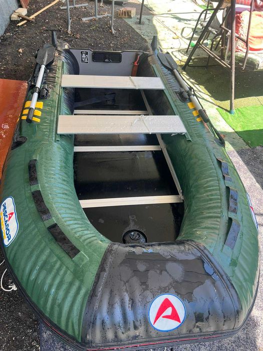 Продавам лодка PESCADOR P330-HF