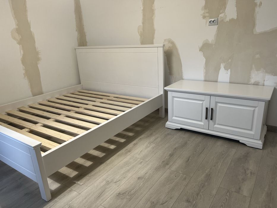 Pat din lemn masiv la atelierul din Nucet