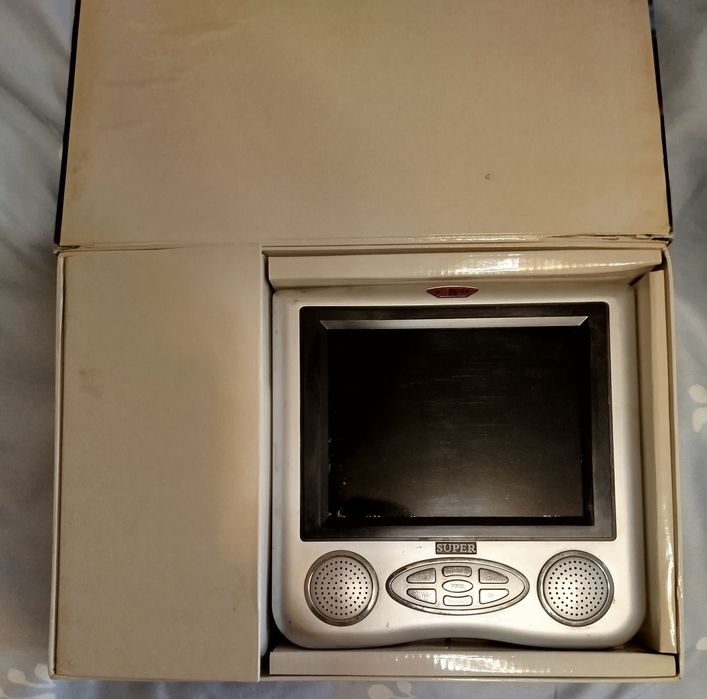 Телевизор  5,5".